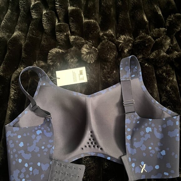 Knix Catalyst sports bra, size 6+ NWT - Picture 4 of 5